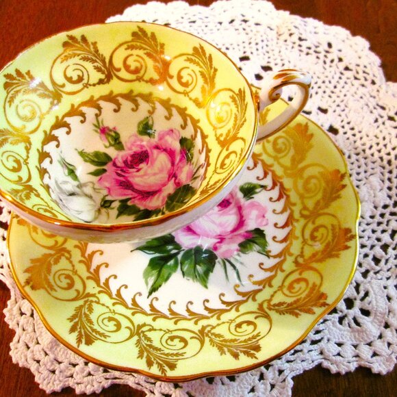 Foley EB large cabbage rose on lime green & white vtg tea cup made in England - Picture 4 of 10